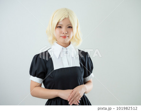 【女性】金髪のかわいい女の子 101982512