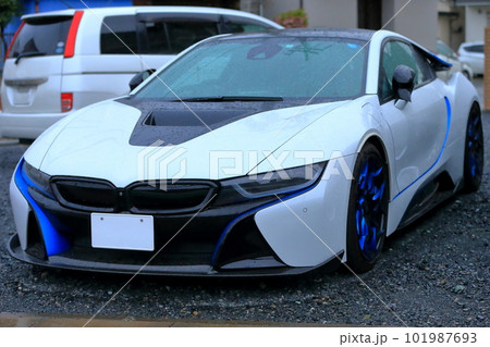 駐車場のスポーツカー 駐車場のスポーツカー 101987693