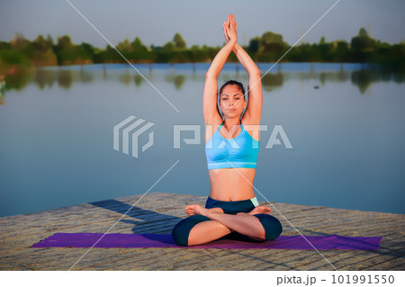 girl doing yoga exercise 101991550