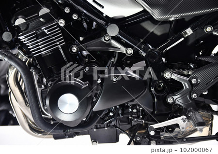 日本製の大型バイクのエンジン 102000067