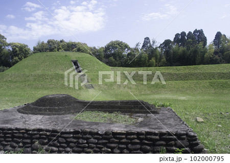 西都原古墳群 第13号古墳とその模型 西都原古墳群 第13号古墳とその模型 102000795
