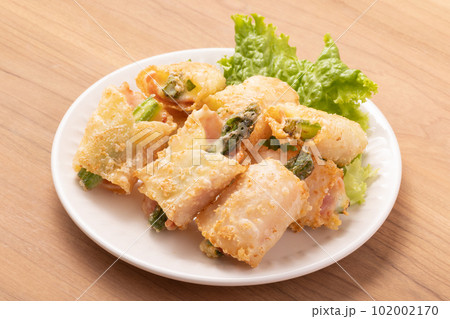 ベーコンアスパラチーズ巻き　(餃子の皮) 102002170