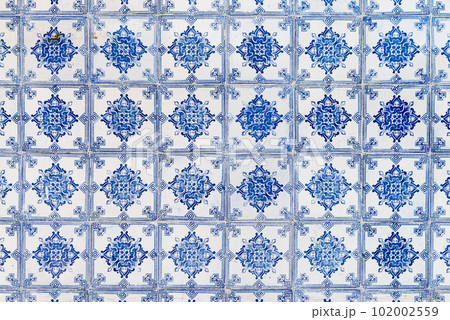 Traditional Portuguese glazed tiles 102002559