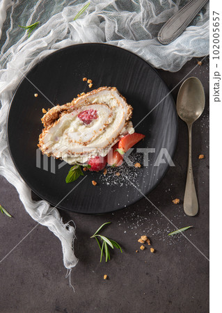 Meringue roll cake Meringue roll cake 102005657