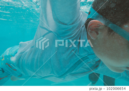 9 years old 102006654