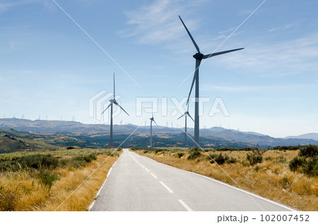Wind turbines Wind turbines 102007452