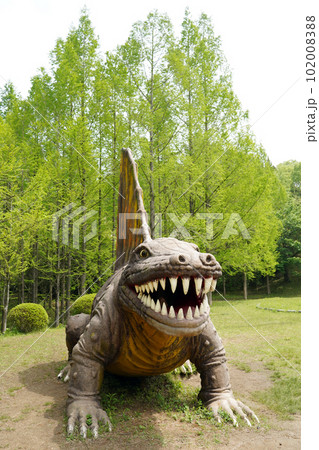 公園の恐竜 102008388