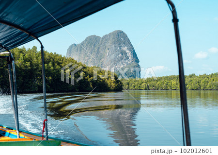 Rock and island scenery and Phang Nga Bay 102012601