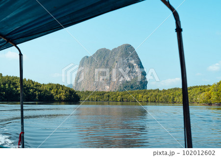Rock and island scenery and Phang Nga Bay 102012602