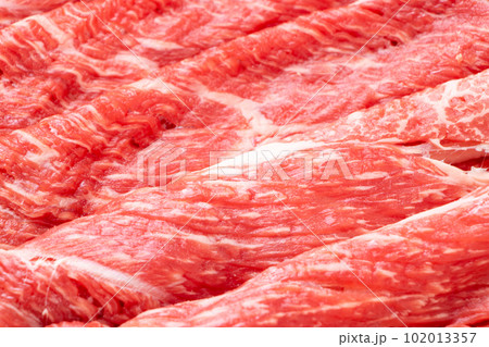 牛肉(ウデ薄切り)のアップ。 牛肉(ウデ薄切り)のアップ。 102013357