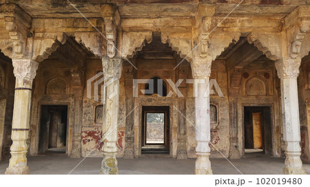 Carved Pillars and Architecture of Rohtas Fort Palace, Bihar.. 102019480