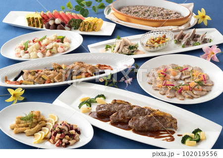 宴会料理・ビュッフェ・バイキング・パーティー・大皿・卓盛り料理の