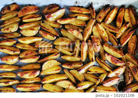 fried potatoes texture 102021106