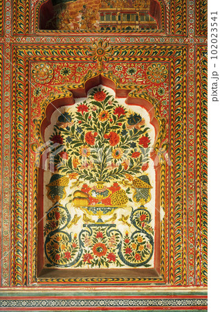Colourful mythological paintings on the inner wall of Sone - Chandi Ki Dukaan, shop of gold and silver, Mahansar, Shekhawati, Rajasthan, India Colourful mythological paintings on the inner wall of Sone - Chandi Ki Dukaan, shop of gold and silver, Mahansar, Shekhawati, Rajasthan, India 102023541