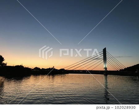 夕焼けの由利橋_1 102028930