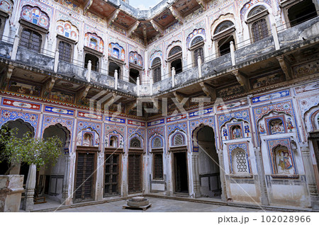 Kamal Morarka Haveli Museum in Shekhawati. Marwari merchants constructed grand havelis in the Shekhawati region dated 17th to 19th centuries richly decorated with painted murals, Nawalgarh, Rajasthan, 102028966