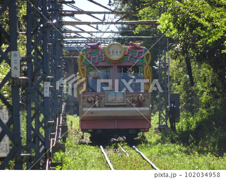 奈良県生駒山のケーブルカー 102034958