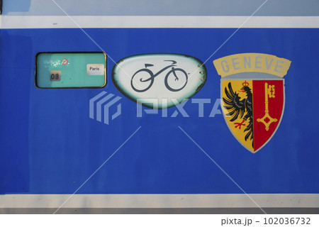 パリ行きTGV(ニース駅) パリ行きTGV(ニース駅) 102036732
