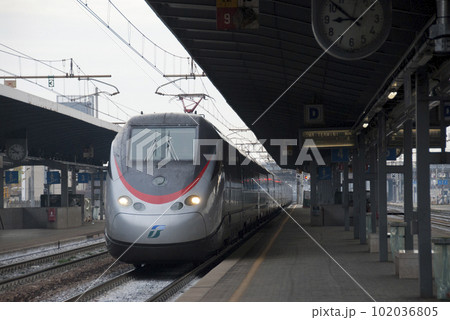 ユーロスター・イタリアETR500形（ベネチア・メストレ駅） 102036805