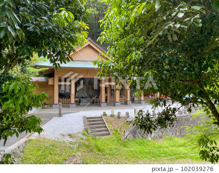 臼杵石仏 阿弥陀三尊像とホキ石仏第二群 臼杵石仏 阿弥陀三尊像とホキ石仏第二群 102039276