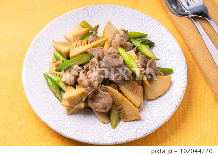 筍とアスパラの炒め物 筍とアスパラの炒め物 102044220