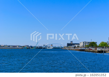 千葉県浦安市旧江戸川の風景2023年4月 102051352