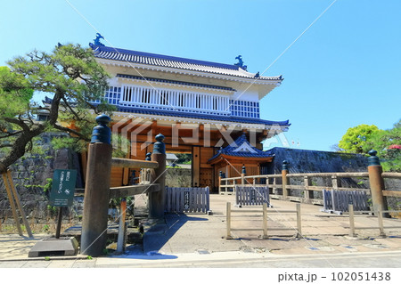 【鹿児島県】晴天の鶴丸城跡(御楼門)鹿児島城跡 【鹿児島県】晴天の鶴丸城跡(御楼門)鹿児島城跡 102051438