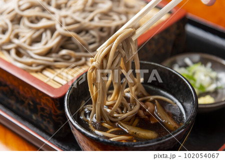 美味しい日本の蕎麦料理 102054067