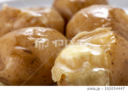 美味しいじゃがバター 102054447