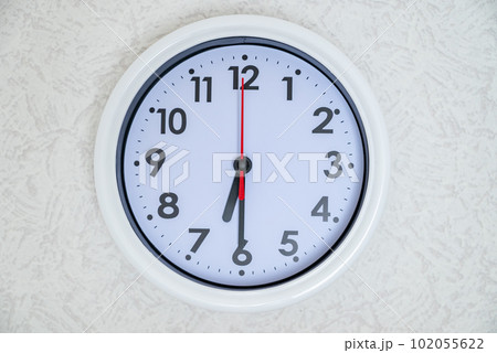 6時30分 18時30分の写真素材 [102055622] - PIXTA