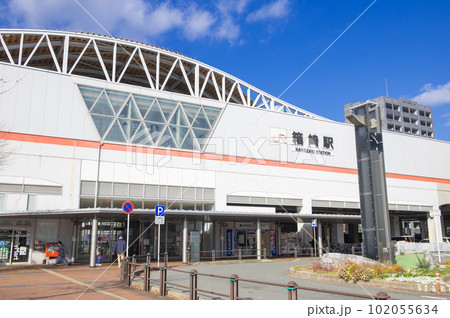 鹿児島本線・箱崎駅の駅舎（東口） 102055634