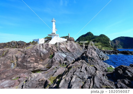 【鹿児島県】晴天の薩摩長崎鼻灯台(灯台と美しい景色で有名な場所) 【鹿児島県】晴天の薩摩長崎鼻灯台(灯台と美しい景色で有名な場所) 102056087
