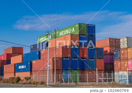 福岡港のコンテナヤード 102060769