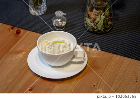鮭のクリーム煮 料理 テーブルコーディネート 鮭のクリーム煮 料理 テーブルコーディネート 102063568