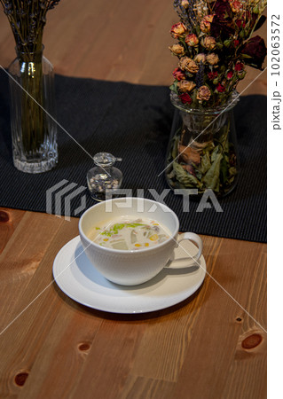 鮭のクリーム煮 料理 テーブルコーディネート 鮭のクリーム煮 料理 テーブルコーディネート 102063572