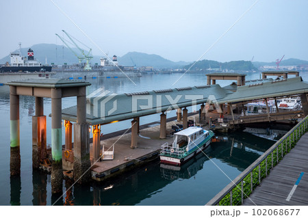 尾道と生口島瀬戸田を結ぶ航路の出発口尾道港 尾道と生口島瀬戸田を結ぶ航路の出発口尾道港 102068677