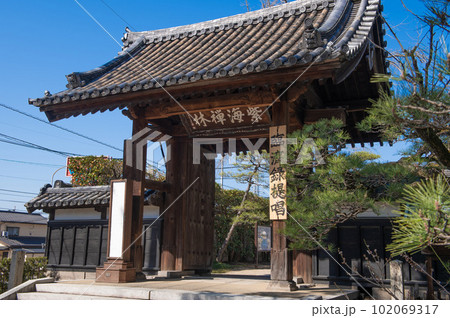 梅林寺（久留米市）の山門 102069317