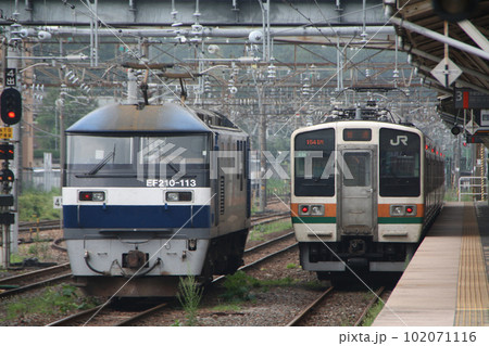 黒磯駅での機関車交換(直流区間の機関車:EF210形) 黒磯駅での機関車交換(直流区間の機関車:EF210形) 102071116