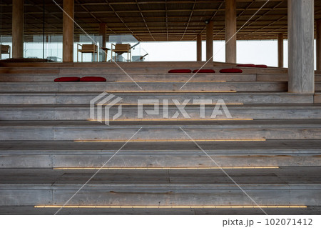 広島市平和記念公園が見渡せるランドマークおりづるタワー 102071412