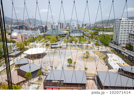 広島市平和記念公園が見渡せるランドマークおりづるタワー 102071414