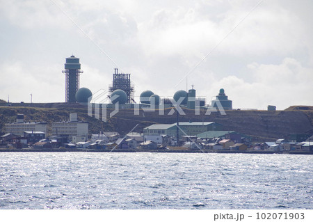 海上から見る最北端の海上自衛隊基地 海上から見る最北端の海上自衛隊基地 102071903