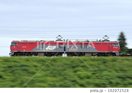 東北本線を行くEH500形牽引の貨物列車(栃木県内) 東北本線を行くEH500形牽引の貨物列車(栃木県内) 102072528
