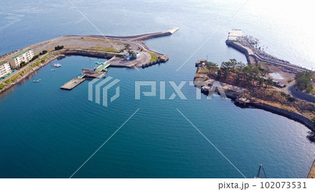 池島の玄関口・池島港（石炭積み出し港跡） 102073531