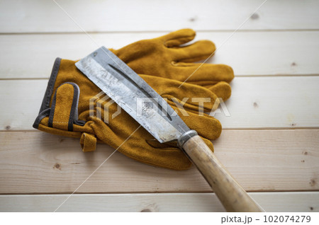 キャンプ道具皮手袋と斧 キャンプ道具皮手袋と斧 102074279