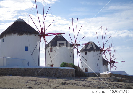 ミコノス島のカトミリの風車群 102074290