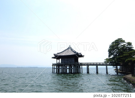 初夏の満月寺浮御堂 （滋賀県大津市, 2022年4月） 102077251