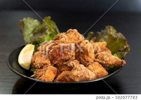 鶏の唐揚げ 102077783