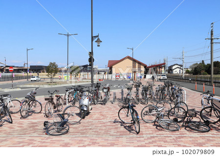 ［CR17］秩父鉄道ふかや花園駅の駅前にて 102079809