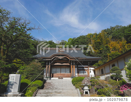 川崎市多摩区菅仙谷にある臨済宗建長寺派の寺院、寿福寺の本堂 川崎市多摩区菅仙谷にある臨済宗建長寺派の寺院、寿福寺の本堂 102079878