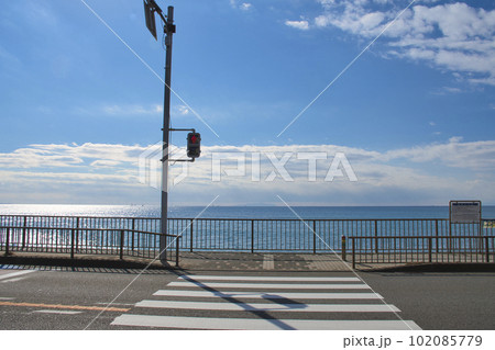 【鎌倉市】七里ヶ浜海岸沿いの信号 【鎌倉市】七里ヶ浜海岸沿いの信号 102085779